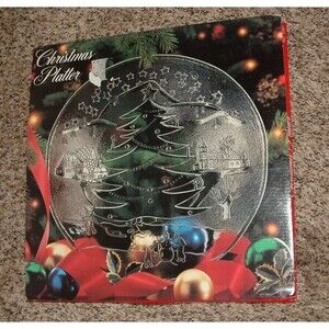 Holiday Christmas Tree Design Entertaining 12" Round Glass Serving Platter